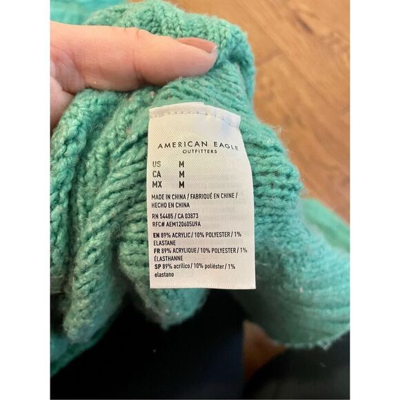 American Eagle cableknit green cropped hooded sweater - Picture 7 of 7